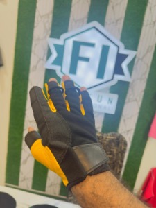 Gants de poisson en cuir sur mesure Low quantité minimale de commande Carbon Knuckles Racing Riding Touch Screen Gloves Protection pour les gants de pêche de sécurité. - Product Image 6