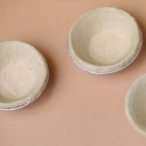 Coquilles de tartelettes aux œufs portugaises surgelées non cuites de qualité supérieure, marque privée personnalisée, halal, petite taille, sac de 720 g - Product Image 4