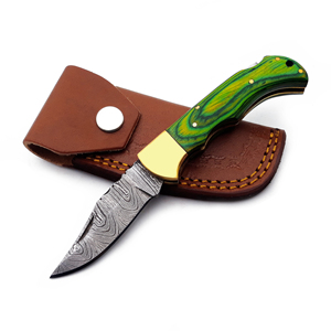 Navaja de Bolsillo Plegable de Acero de Damasco Hecha a Mano de Alta Calidad, Mango de Madera Verde, Bloqueo Trasero de Latón, Funda de Cuero, Personalizable para Caza - Product Image 4
