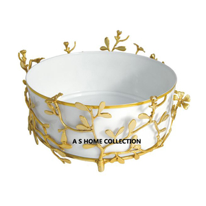 Bol de service en métal brillant à la feuille d'or fantaisie orné d'un bol décoratif à brins élégants - Product Image 1