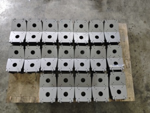 Fabricación de Chapa Metálica OEM, Placa de Montaje de Acero, Corte Láser, Doblado, Recubrimiento en Polvo, Pieza de Maquinaria Industrial Hecha en Vietnam - Product Image 6