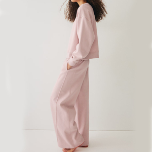Ensemble de survêtement en molleton doux pour femmes tendance 2026, haut à manches longues confortable et décontracté et pantalon assorti pour un usage décontracté - Product Image 4