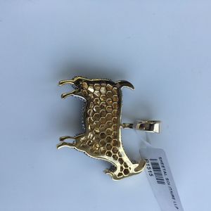 Pendentif de chèvre en or jaune 10 carats exquis avec pendentifs fins en diamant taille brillant rond et breloques pour occasions cadeaux - Product Image 4