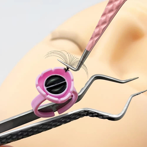 Fournisseur en gros de pinces à cils, idéal pour les techniciens professionnels des cils et les artistes en extensions de cils - Product Image 4