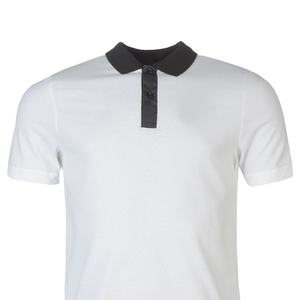 Polo de golf respirant blanc pour homme, extensible et à séchage rapide, idéal pour l'été – Vêtements de sport courts personnalisables pour homme BY HI - Product Image 3