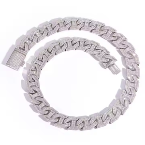 Collar de Cadena Cubana Moderna con Diamantes Moissanite de Alto Brillo, Joyería para un Estilo Diario - Product Image 1