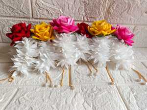 Rose fleur Gajra avec serrure à chaîne réglable femmes accessoires pour Haldi Mehndi Sangeet faveurs Mayun Gajra Nikha bijoux - Product Image 2