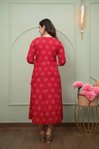Robe ethnique mi-longue en coton imprimé Anarkali Kurti rouge brodé A-Line Salwar Kameez pour les fêtes et les mariages - Product Image 4