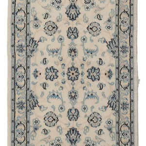 Tapis noué en soie persan Nain 9La de haute qualité mettant en valeur des tapis et des ensembles élégants - Product Image 1