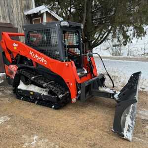 Minicargadora de 3 Cilindros con Motor Kubota, la Más Vendida, con Plataforma Deslizante, Fabricada por Track Diesel Skid Steer Loader - Product Image 3