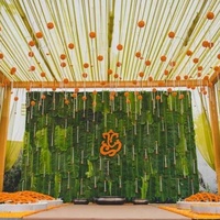 Dekorasi Tirai Daun Pisang Cetak Digital dengan Gantungan Bunga Kuning Kecil untuk Pooja, Pindah Rumah, dan Pernikahan