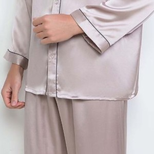 Ensemble de pyjamas en soie 100% respirant de luxe pour couples assortis, manches courtes pour homme et femme, vêtements de nuit en satin uni - Product Image 2