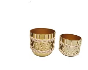 Pots ronds plaqués or de style moderne et durable pour la décoration intérieure et extérieure, parfaits pour la maison et le jardin - Product Image 1
