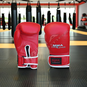 Guantes de sparring de cuero profesionales personalizables para entrenamiento de gimnasio Kickboxing Tamaños de boxeo 6oz 8oz Características de perforación Artes marciales - Product Image 1