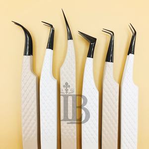 Pinces à volume russe courbées et droites en acier inoxydable avec logo – Meilleur prix pour extensions de cils - Product Image 3