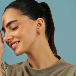 Pendientes Colgantes de Aro de Plata 92.5 con Baño de Oro, Diseño Geométrico, Diamante y Perla como Piedras Principales, para Bodas y Fiestas - Product Image 3