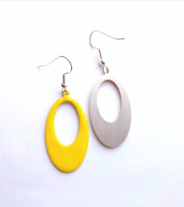Nouvelles Boucles d'Oreilles Créoles Ovales Géométriques Élégantes en Résine Acrylique Colorée, Design Tendance, Bijoux Unisexe pour Fête et Mariage, pour Femme - Product Image 1