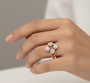 แหวนเพชรทรงดอกไม้หรูหราประดับดาวทอง แหวนทรงดอกไม้เจียระไนแบบบริลเลียนท์สำหรับผู้หญิง เครื่องประดับสำหรับงานหมั้นและวันครบรอบ - Product Image 4