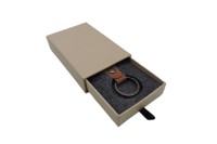 Étui pour AirTag en cuir véritable fait main vintage, porte-clés, étui de protection portable antivol, compatible avec les AirTags