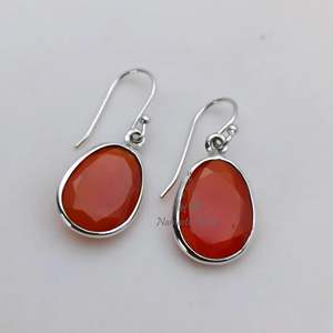 Pendientes de Plata de Ley 925 con Cornalina Roja Natural, Colgantes Ovalados Hechos a Mano, Joyería de Piedra de Nacimiento de Julio con Perlas Únicas - Product Image 1