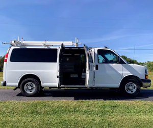 Livraison mondiale pour Chevrolet Express Cargo Van 2016 en bon état - Product Image 1