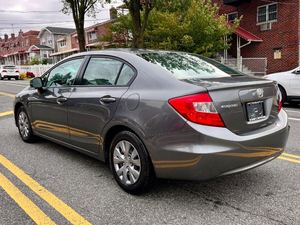 Útilmente usado 2012 Ho-n-da C-i-v-i-c LX - Product Image 4