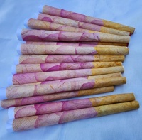 Cônes de rose roulés à la main Pack personnalisé 4 fournisseur indien enveloppes de rose de palmier papier à rouler rouleaux de rose embouts de verre en bois pour les états-unis