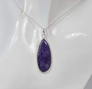 Collar con colgante de plata de ley y charoita púrpura, joyería minimalista con piedras preciosas, collar hecho a mano para mujer - Product Image 4