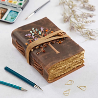 Journal en cuir de buffle gaufré motif Arbre de Vie, fait main, avec pierres précieuses, couverture rigide, fermeture à sangle, recyclé, pour Nouvel An et Remise de diplôme
