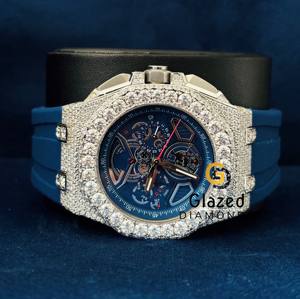 Rehaussez votre style avec notre montre à bracelet en caoutchouc bleu sertie de diamants de moissanite de pointe, clarté VVS - Product Image 1