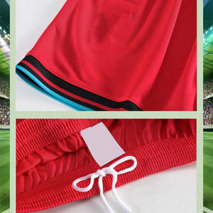 Conjunto de pantalones cortos de Jersey transpirable de uniforme de fútbol personalizado OEM para equipos de club o escuela con etiqueta privada e impresión de logotipo - Product Image 3