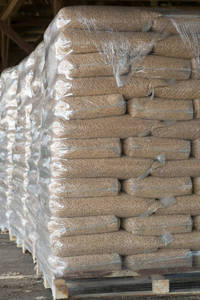 Granulés de bois de qualité supérieure, diamètre 6-8 mm, sacs PP de 15 kg, 4300 Kcal/kg - Product Image 3