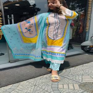 Ensemble Kurti Pant Dupatta en coton mousseline lourd VASTRA COTTAGE pour femmes, imprimé numérique, véritable travail à la main avec miroir, manches longues, vêtements ethniques - Product Image 4