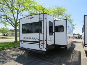 Autocaravana C-O-A-C-H-M-E-N C-H-A-P-A-R-R-A-L LITE 3-0-R-L-S usada del año 2025 en venta - Product Image 4