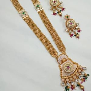 ENSEMBLE DE BIJOUX INDIENS TRADITIONNELS ET À LA MODE EN CUIVRE ENSEMBLE DE BIJOUX DE MARIAGE POUR FEMMES BOUCLES D'OREILLES ET COLLIER - Product Image 1