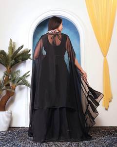 Ropa tradicional india Patrón de lujo Chinnon Material Totalmente cosido Lehenga Choli con Jacquerd Koti Wedding Lehenga Choli - Product Image 4