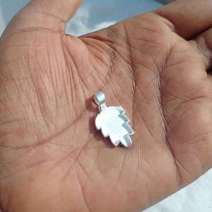 Alta calidad S925 hoja de trébol de plata esterlina 22mm colgante de resina en blanco ajuste ceniza joyería conmemorativa Ajuste de esmalte Base personalizada - Product Image 2