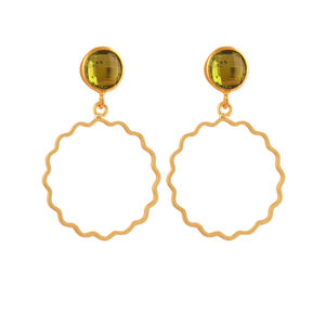 Design créatif beau péridot quartz avec breloque fantaisie plaqué or boucles d'oreilles boho fête porter des boucles d'oreilles de mariage cadeau - Product Image 1