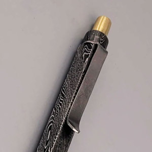Bolígrafo de escritura de acero de Damasco hecho a mano de lujo, bolígrafo de punta redonda de metal premium, diseño elegante, accesorio de escritorio ejecutivo - Product Image 6