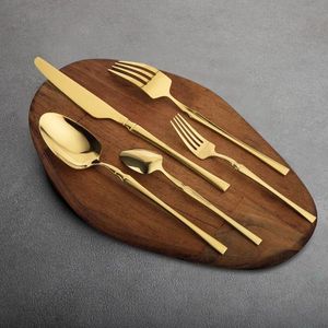Juego de cubiertos de metal de acero inoxidable de larga duración con acabado de espejo perfecto para cenas formales y eventos especiales - Product Image 1