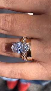 Anillo de compromiso de diamante de corte ovalado cultivado en laboratorio, anillo de regalo de lujo a la moda chapado en oro 950 para mujer, certificado IGI - Product Image 5