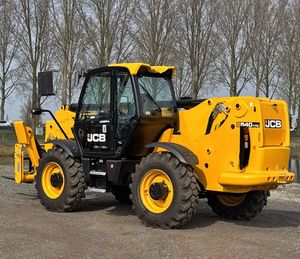 Chargeuse compacte télescopique JCB 540 170 4x4, moteur diesel, pneus pleins, mât télescopique à quatre étages, haute efficacité, garantie 1 an - Product Image 4