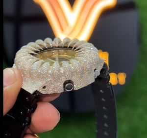 Vidhi เครื่องประดับนาฬิกาข้อมืออะนาล็อกที่เป็นเอกลักษณ์ของผู้ชายสแตนเลสเพชรเพชรเพชรโมอิสสไตล์ฮิปฮอปสีขาวทองซิลิโคนกีฬา - Product Image 4