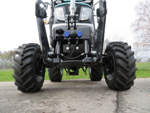 1976 MITSUBISHI D2500 Tractor High-Power 4WD Agricultural Farm <b>Machinery</b> Efficient Diesel Engine Heavy Duty at Wholesale Price - Product Image 3