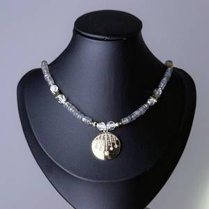 Collar hecho a mano con colgante de lluvia de meteoritos de labradorita y piedra lunar gris, joyería de piedras preciosas únicas para mujer - Product Image 4