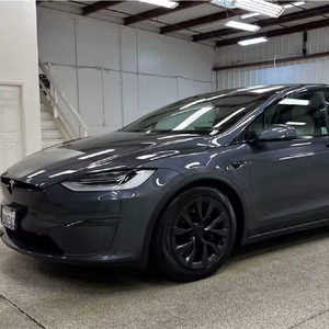 Limpia 2022 T e s l a Model X AWD tanto para mano izquierda como derecha - Product Image 1