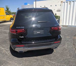 Mercedes-Benz GLB 250 2021 Usado en Buen Estado, Color Negro - Product Image 6