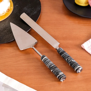 Serveur de gâteau à manche en résine noir et blanc avec couteau Ensemble d'outils de gâteau élégants pour restaurant à domicile ou cadeaux pour vente en gros - Product Image 5