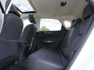 Blanc, occasion, 2024, NX 350 AWD, jantes en alliage R18 foncées, sièges en cuir, système de navigation, démarrage à distance, toit ouvrant, sièges chauffants - Product Image 6