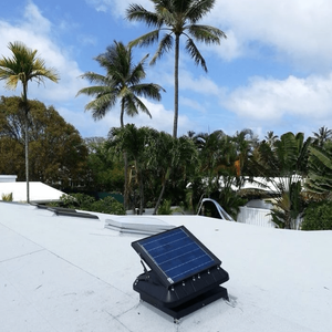 Ventilador Solar para Ático Sunrise con Panel Inclinable |   45W |   Panel Solar Ajustable |   Opciones de base plana o con rebordes |   Garantía Limitada de 25 Años - Product Image 6